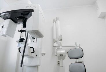 Cadeiras infantis e adaptações em 3D: como escolher soluções seguras e personalizadas