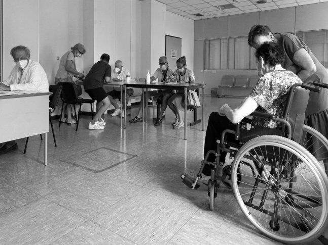 Encosto e assento sob medida para hipercifose e hiperlordose: sinais clínicos e critérios de escolha