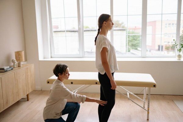 Como escolher uma cadeira ou carrinho postural: guia passo a passo Como escolher uma cadeira ou carrinho postural: guia passo a passo